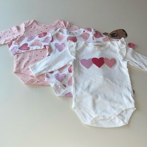Rabbit + Bear Organic Heart Print Organic Cotton Bodysuits